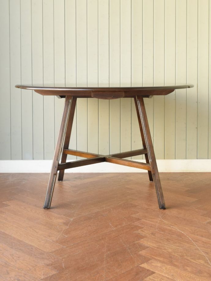 テーブルの側面