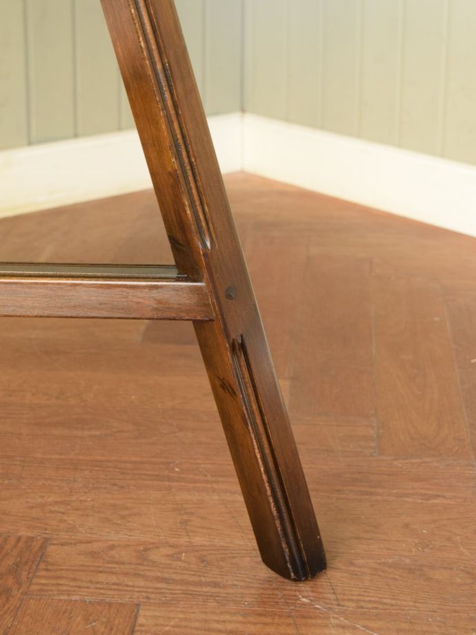 ビンテージテーブルの脚