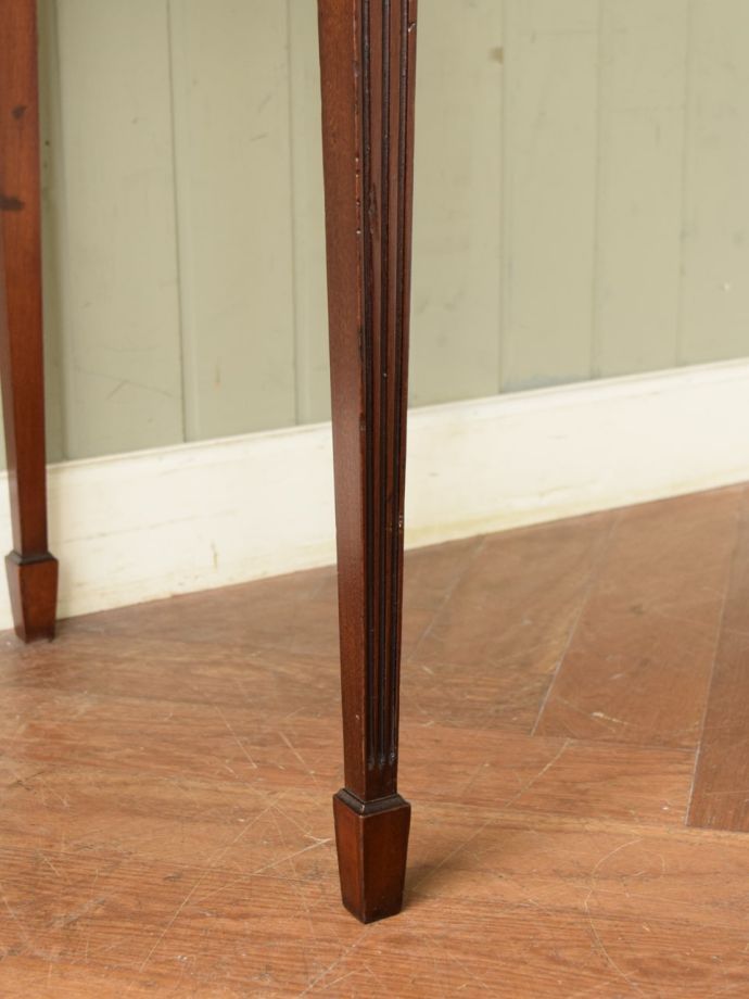 アンティークデスクの脚