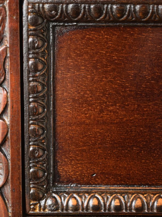 アンティークらしい彫