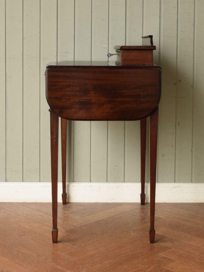 天板を畳むとこんな感じ