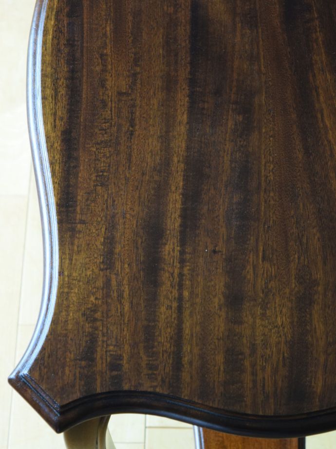 オケージョナルテーブルの天板