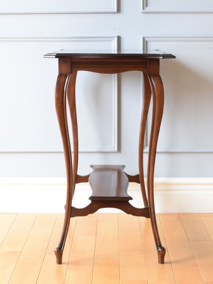 アンティーク家具の側面