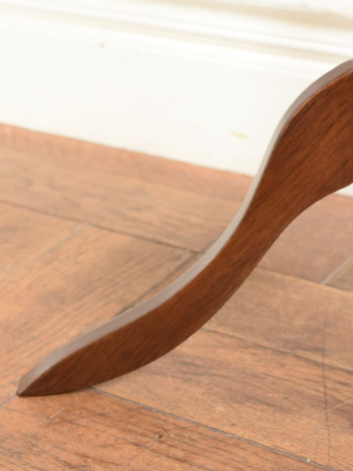 アンティークテーブルの脚