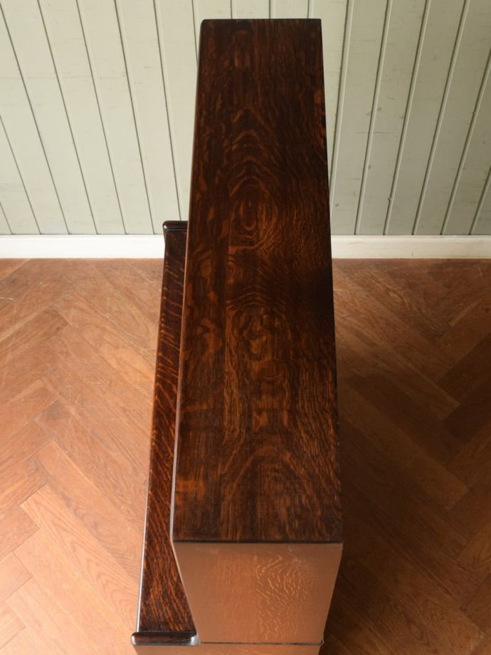 アンティーク家具の形