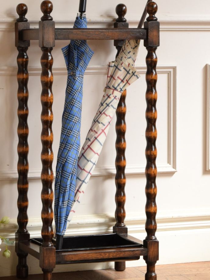 英国アンティークのおしゃれな傘立て、ターニングレッグのステッキ