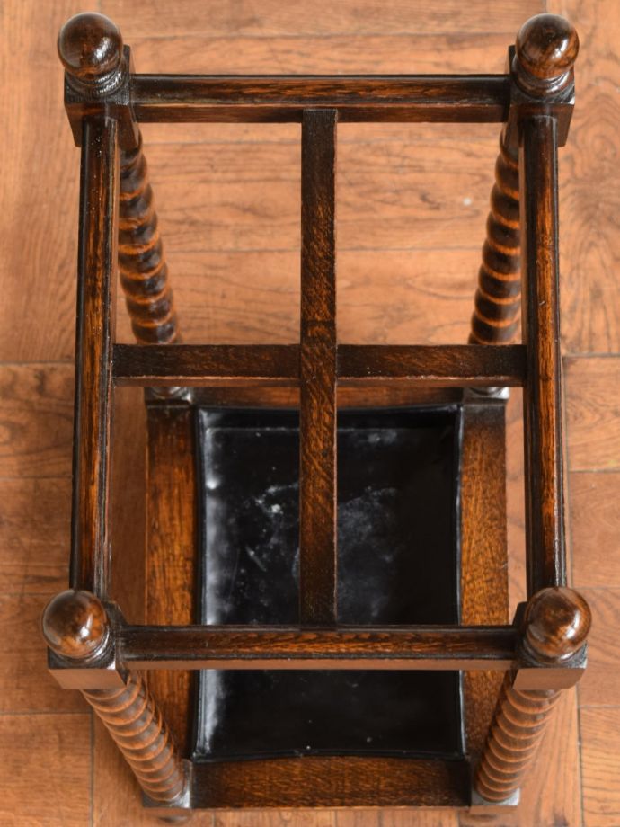 英国アンティークのおしゃれな傘立て、ターニングレッグのステッキ