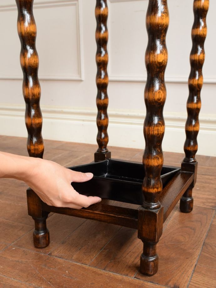 英国アンティークのおしゃれな傘立て、ターニングレッグのステッキ