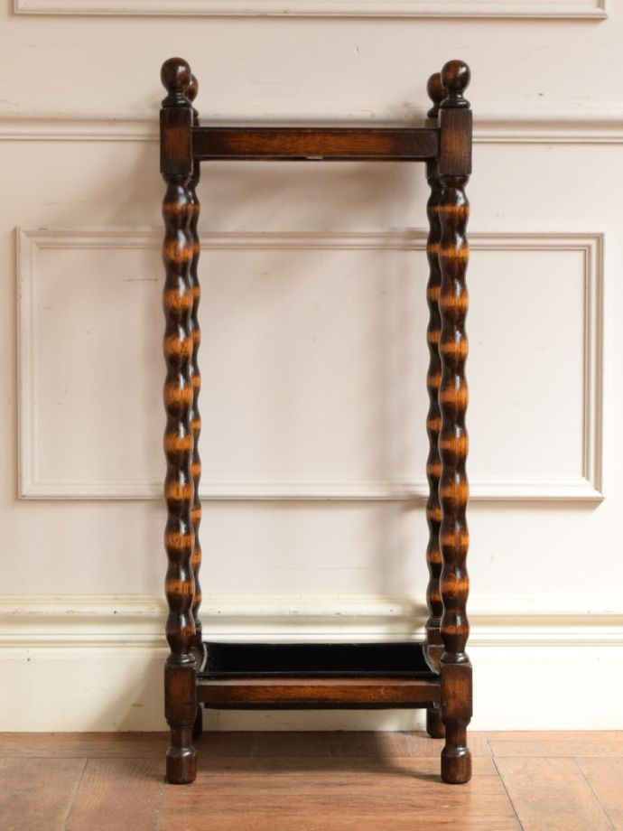 英国アンティークのおしゃれな傘立て、ターニングレッグのステッキ