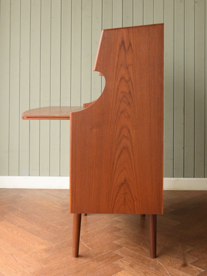 ビューローの側面