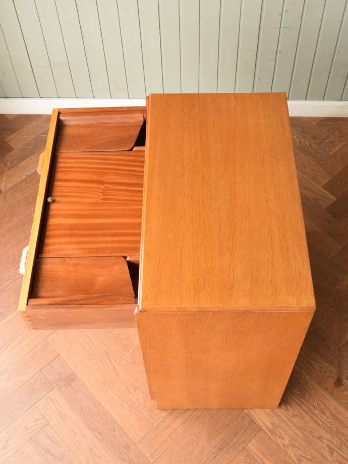 G-planのビンテージ家具の天板