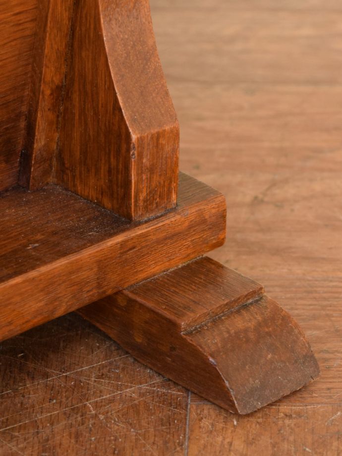 マガジンラックの脚