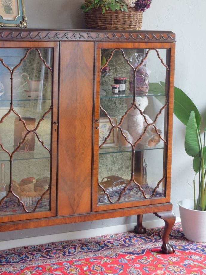 アンティークガラスの扉