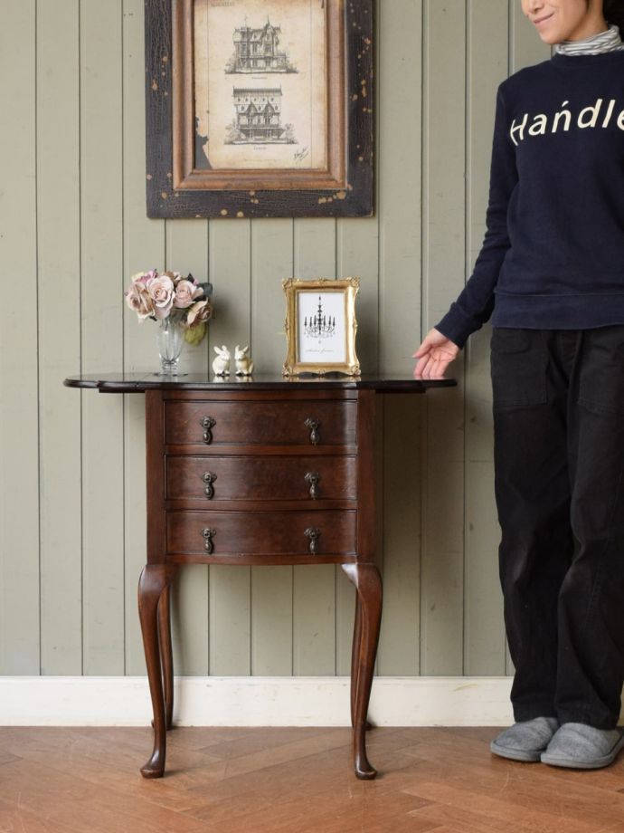 英国アンティークのチェスト