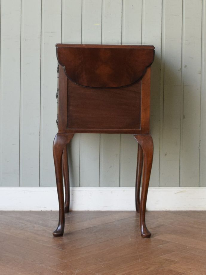 アンティークチェストの反対側