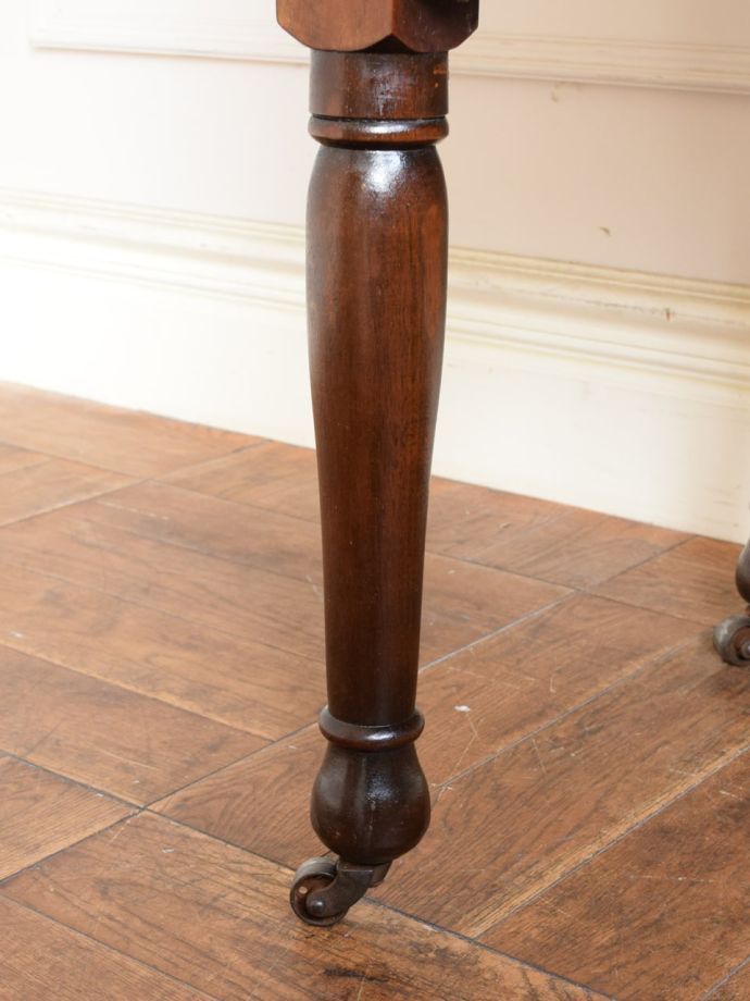 アンティーク家具の脚