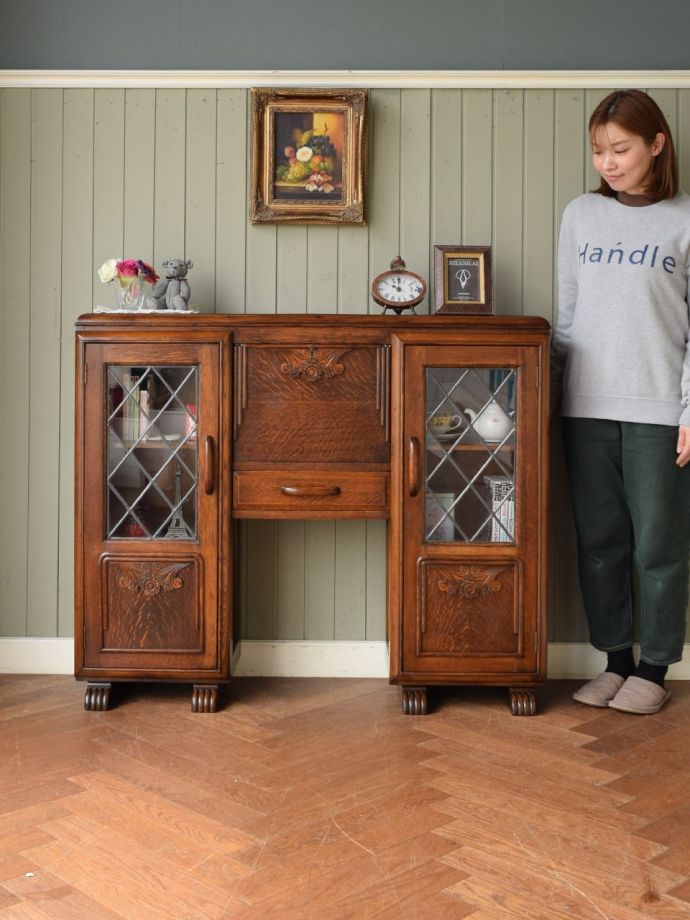 英国アンティークのサイドバイサイド