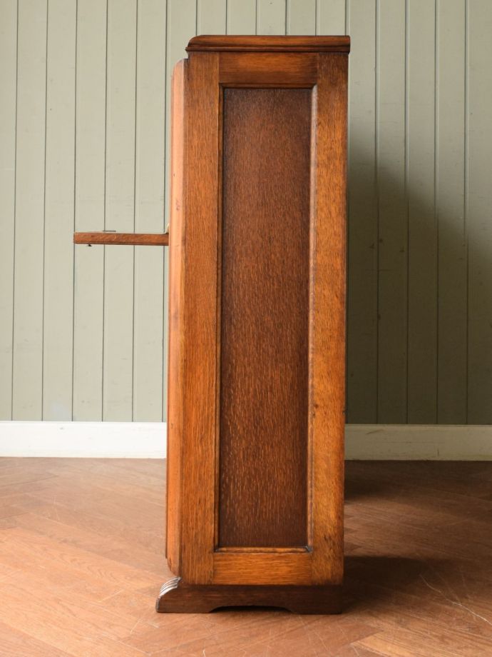 サイドバイサイドの側面