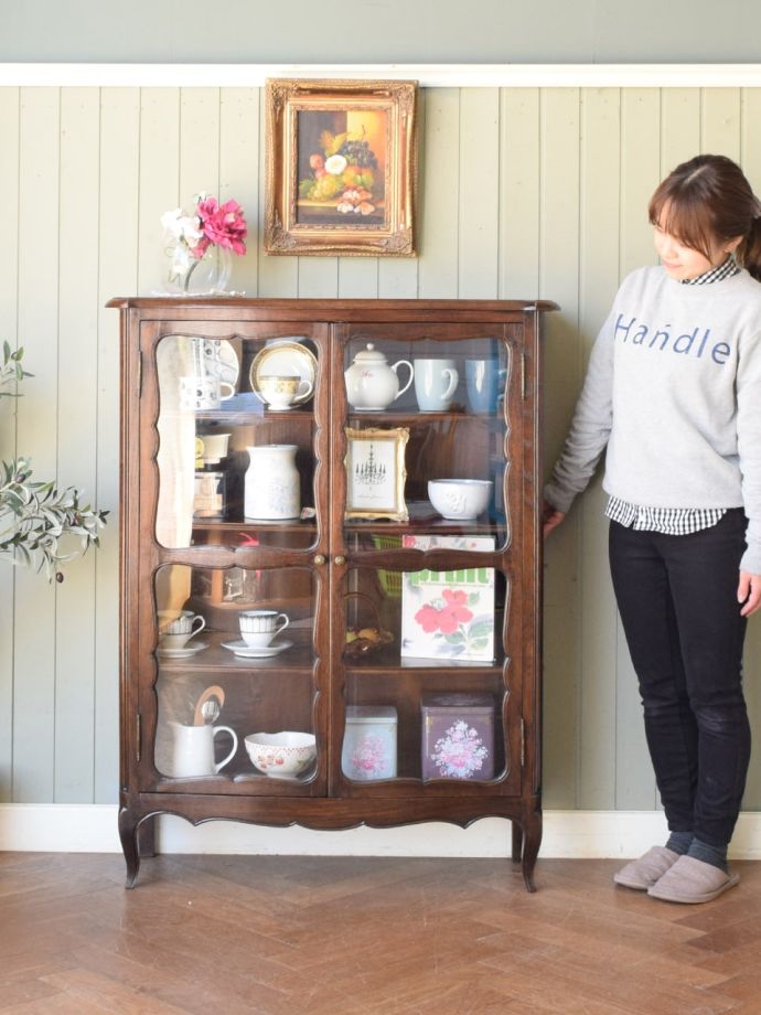 フランスの優雅なキャビネット