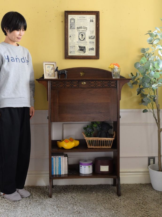 英国アンティークのビューロー