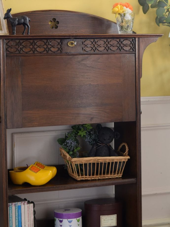 アンティーク家具らしさが漂うビューロー