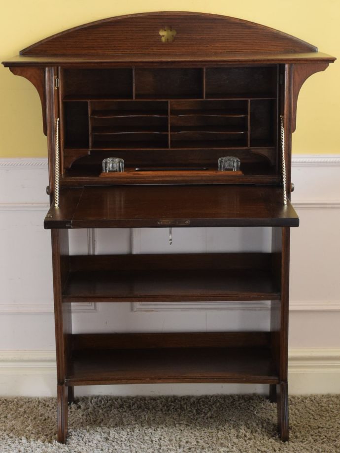 アンティークビューローの扉の中