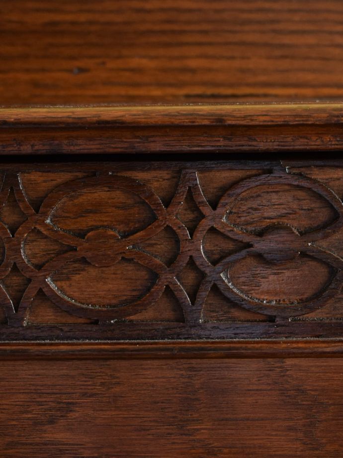 アンティークらしい装飾