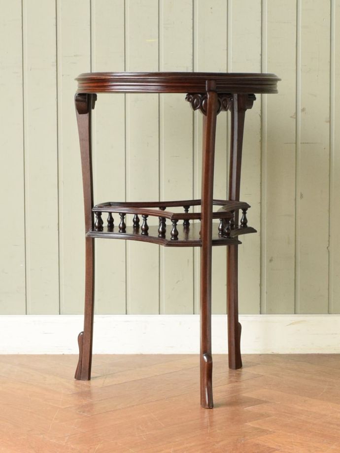 アンティーク家具の側面