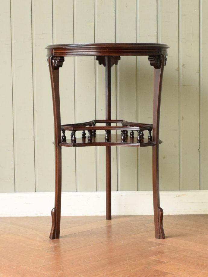 オケージョナルテーブルの側面