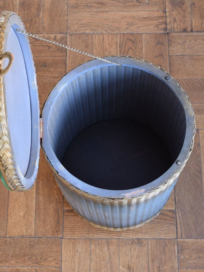 ロイドルームボックスの中