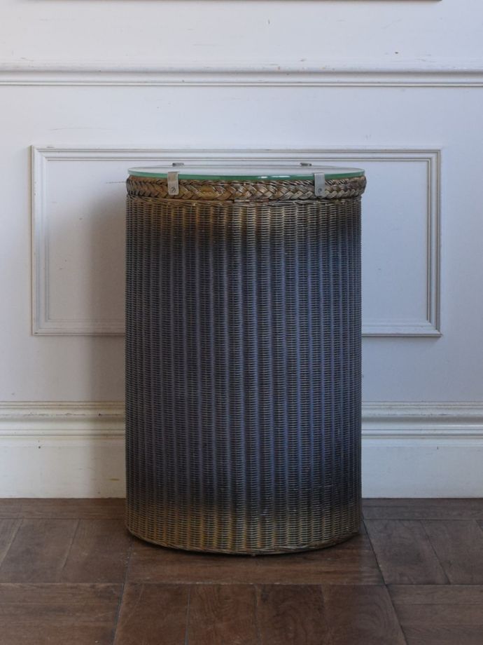 アンティークロイドルームボックスの後ろ姿