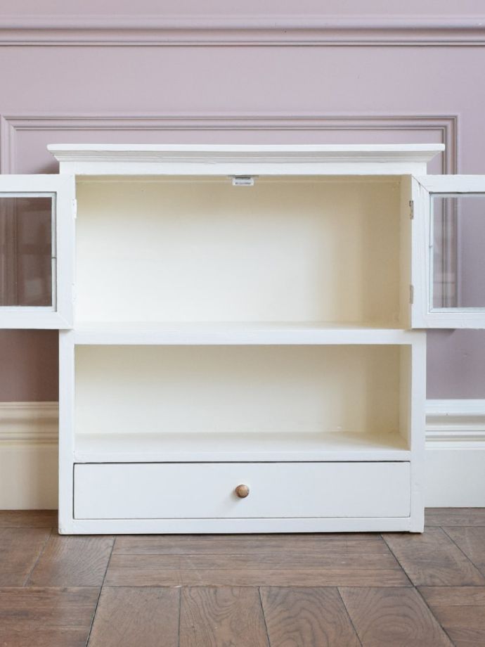 キャビネットの棚板