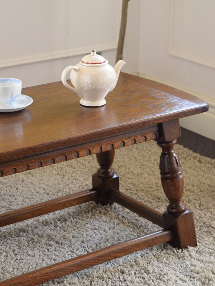 英国のアンティーク家具らしいデザイン