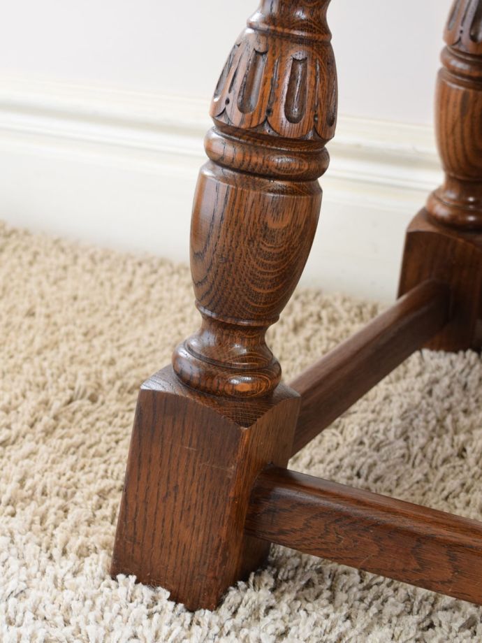 アンティーク家具の脚