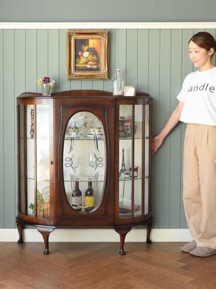 英国アンティークのガラスキャビネット