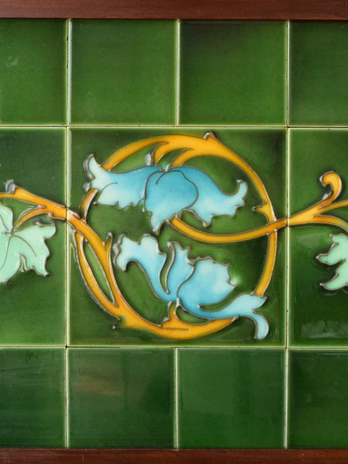 アンティークのタイル