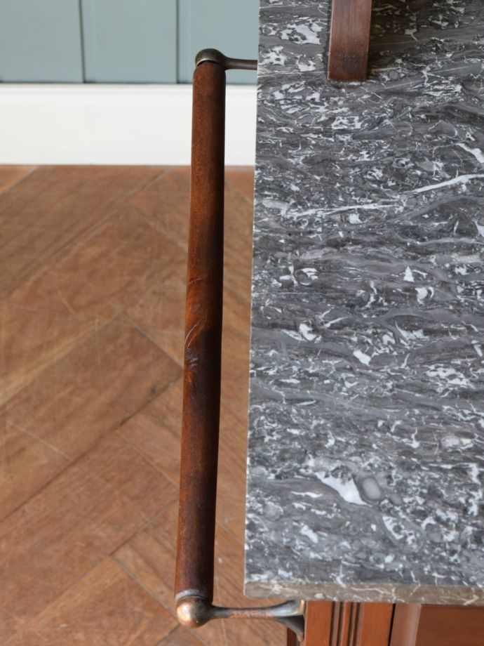 ウォッシュスタンドのタオルバー