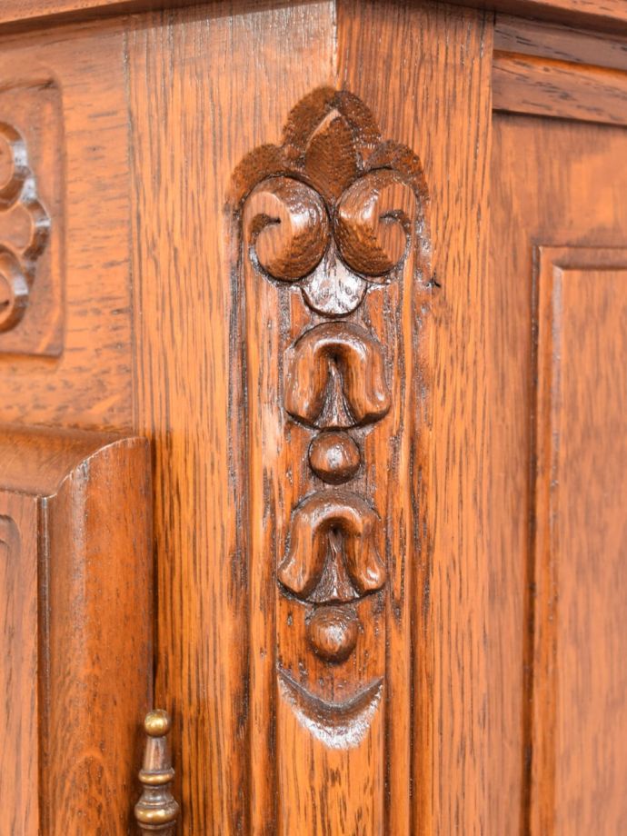 アンティークらしい彫