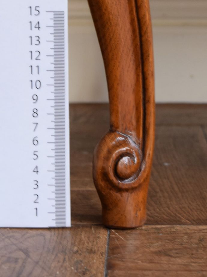 アンティーク家具の脚