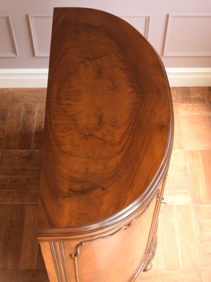 サイドボードの天板