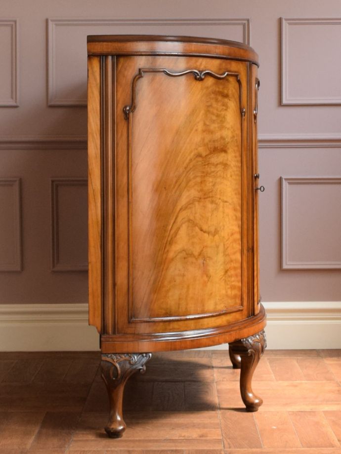 サイドボードの側面