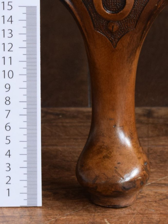 アンティーク家具の脚