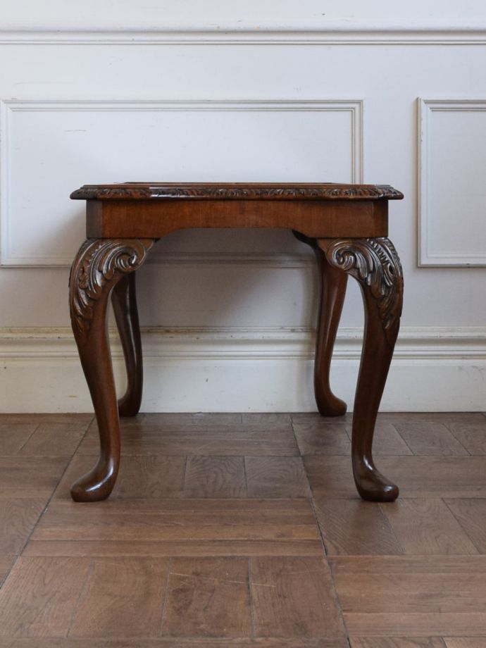 コーヒーテーブルの側面