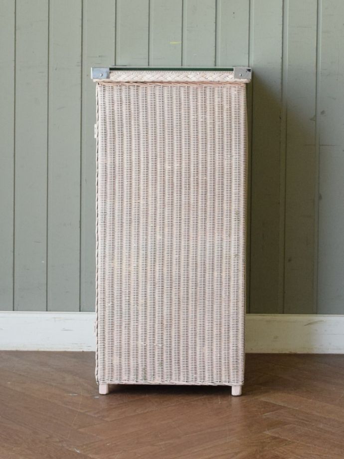 ロイドルームボックスの側面