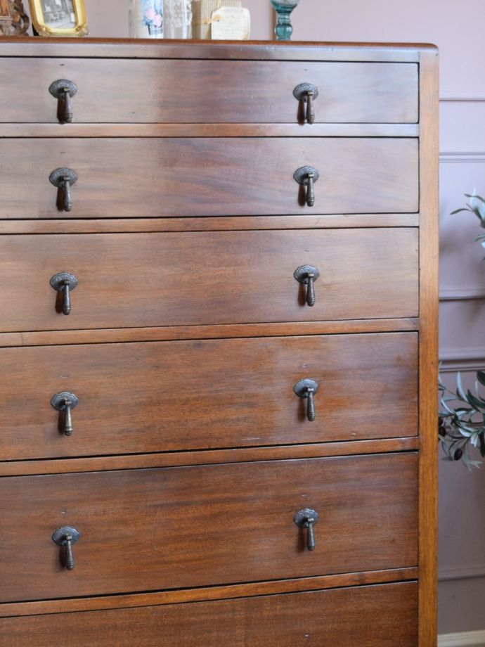 アンティークチェストの美しい木目