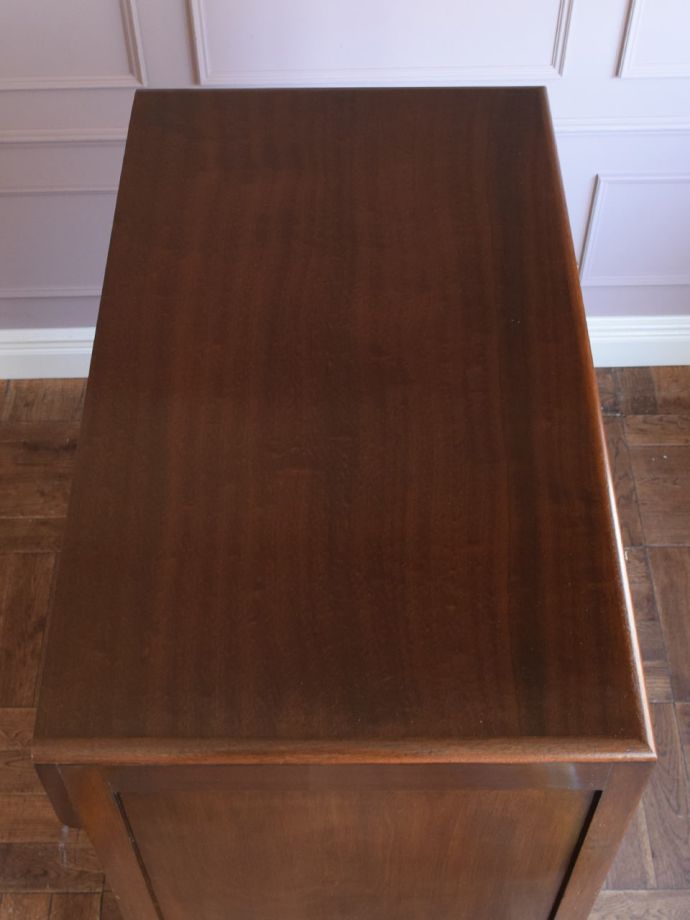 おしゃれなチェストの天板