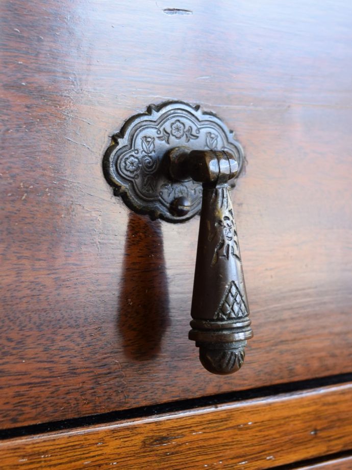 アンティークチェストの取っ手