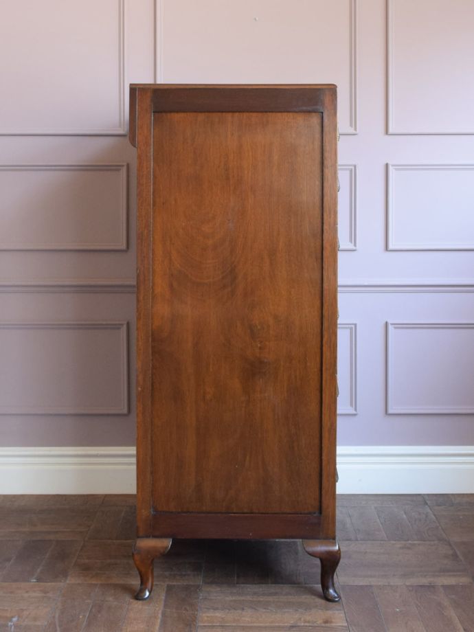 チェストの側面