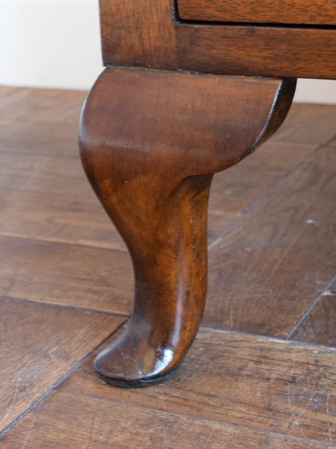 アンティーク家具の脚