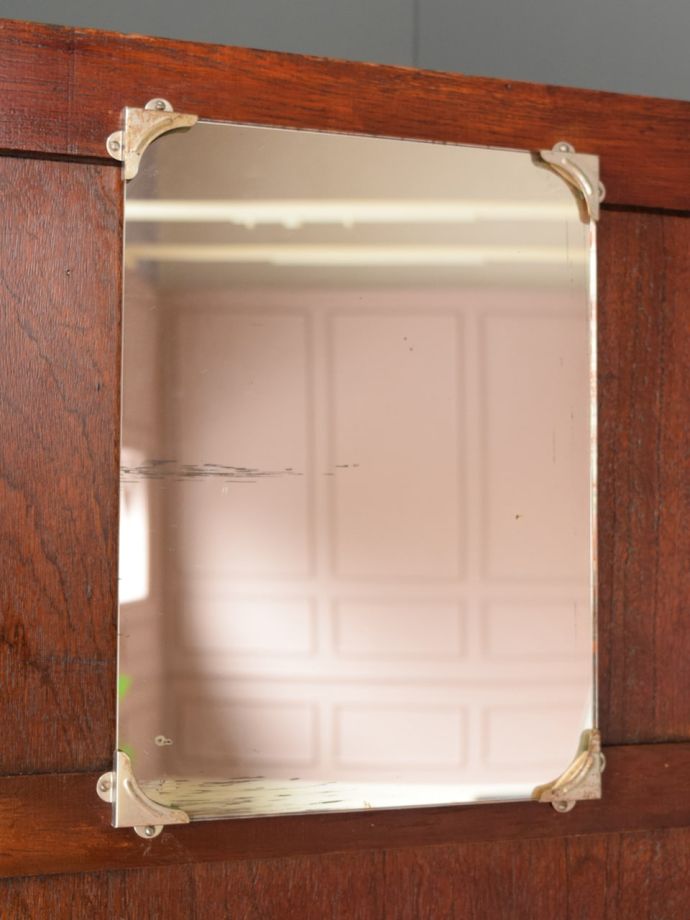 ワードローブの鏡